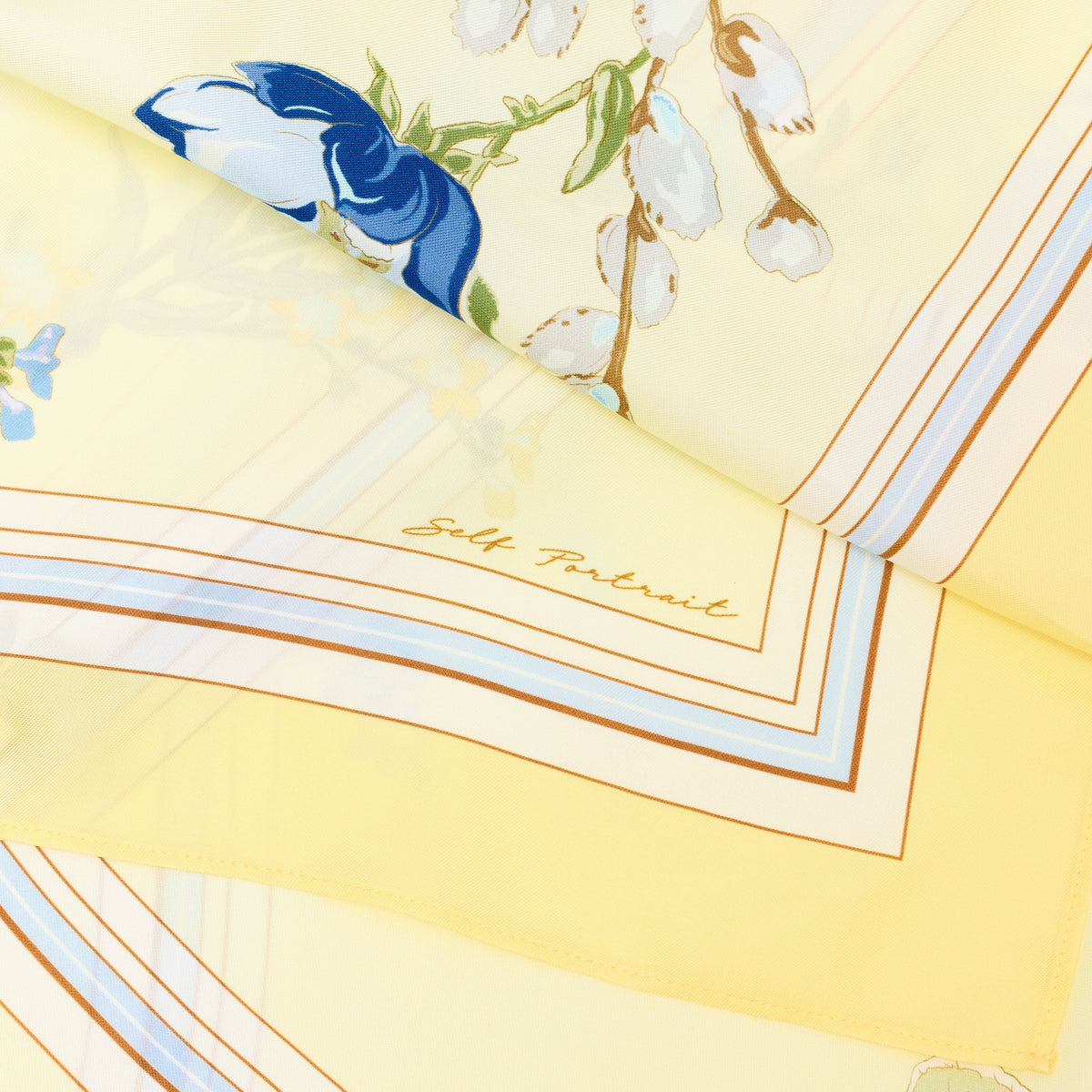 Sarı Çiçek Desenli İpek Twill Eşarp