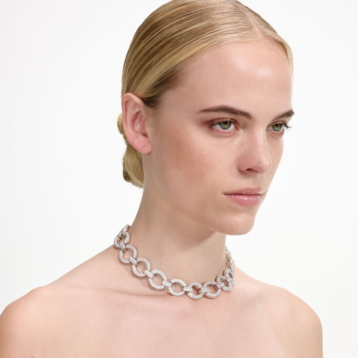 Gümüş Kristal Detaylı Zincir Choker Kolye