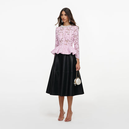 Pembe Dantelli ve Peplum Detaylı Bluz