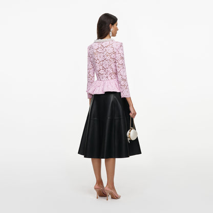 Pembe Dantelli ve Peplum Detaylı Bluz