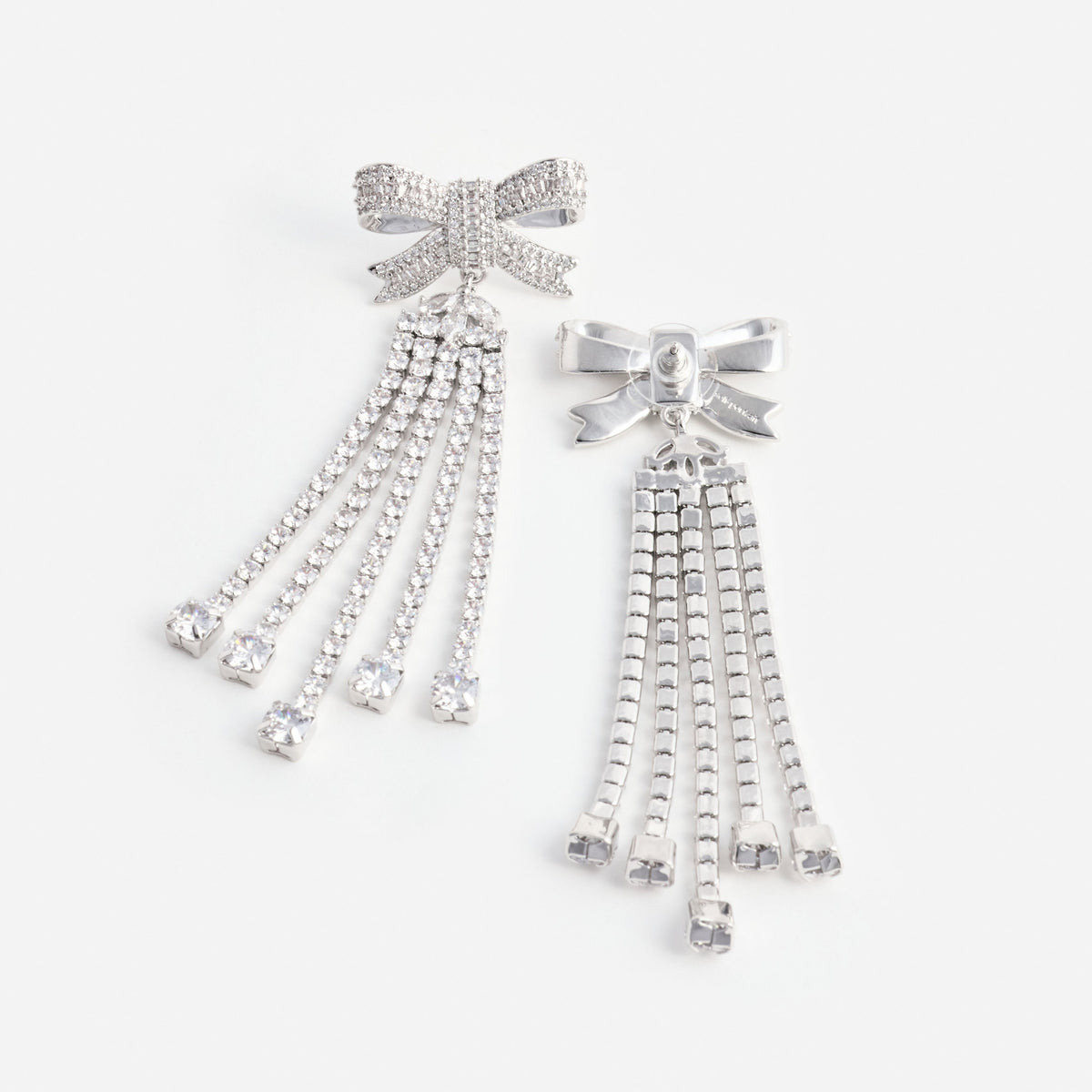 Gümüş Kristal ve Fiyonk Detaylı Sallantılı Küpe