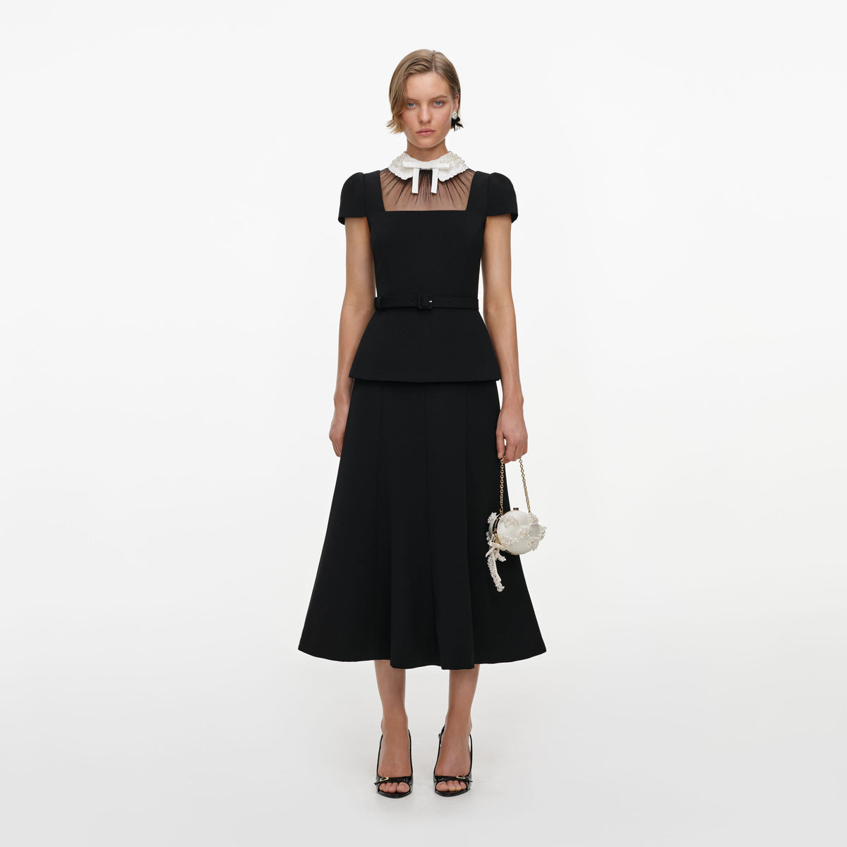 Siyah Fiyonk Detaylı Peplum Midi Elbise