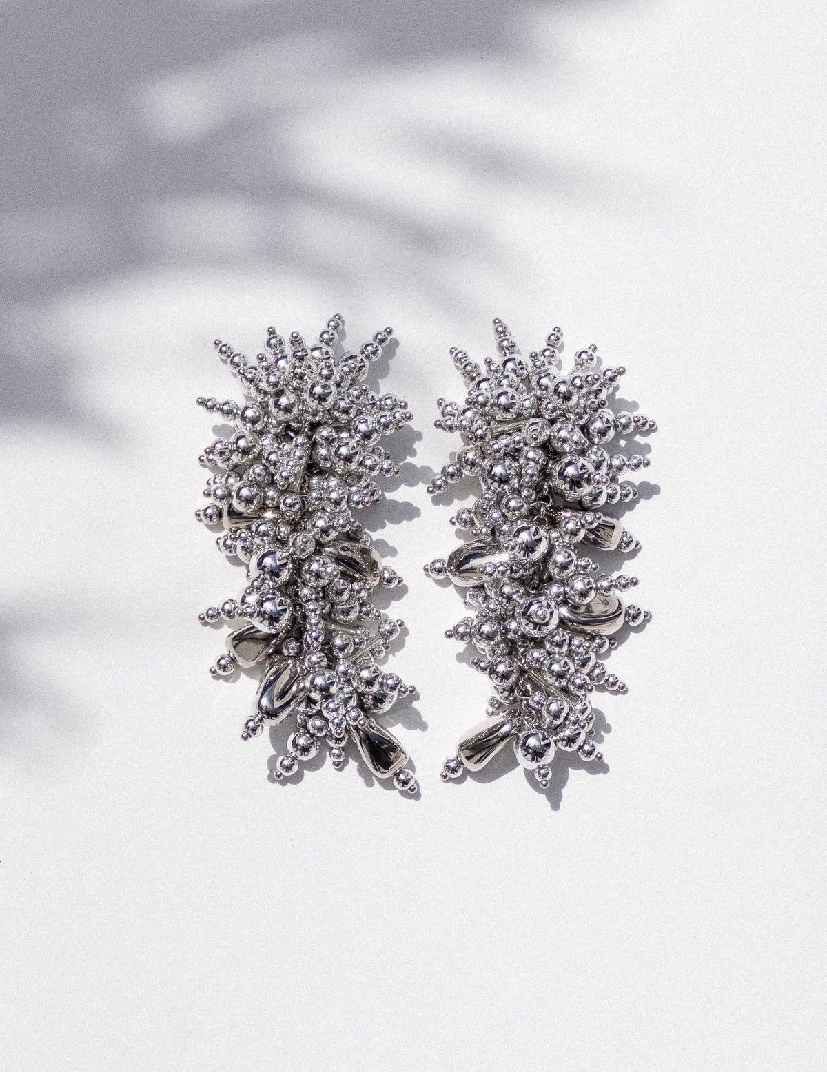 Gümüş Boncuklu Sallantılı Küpe