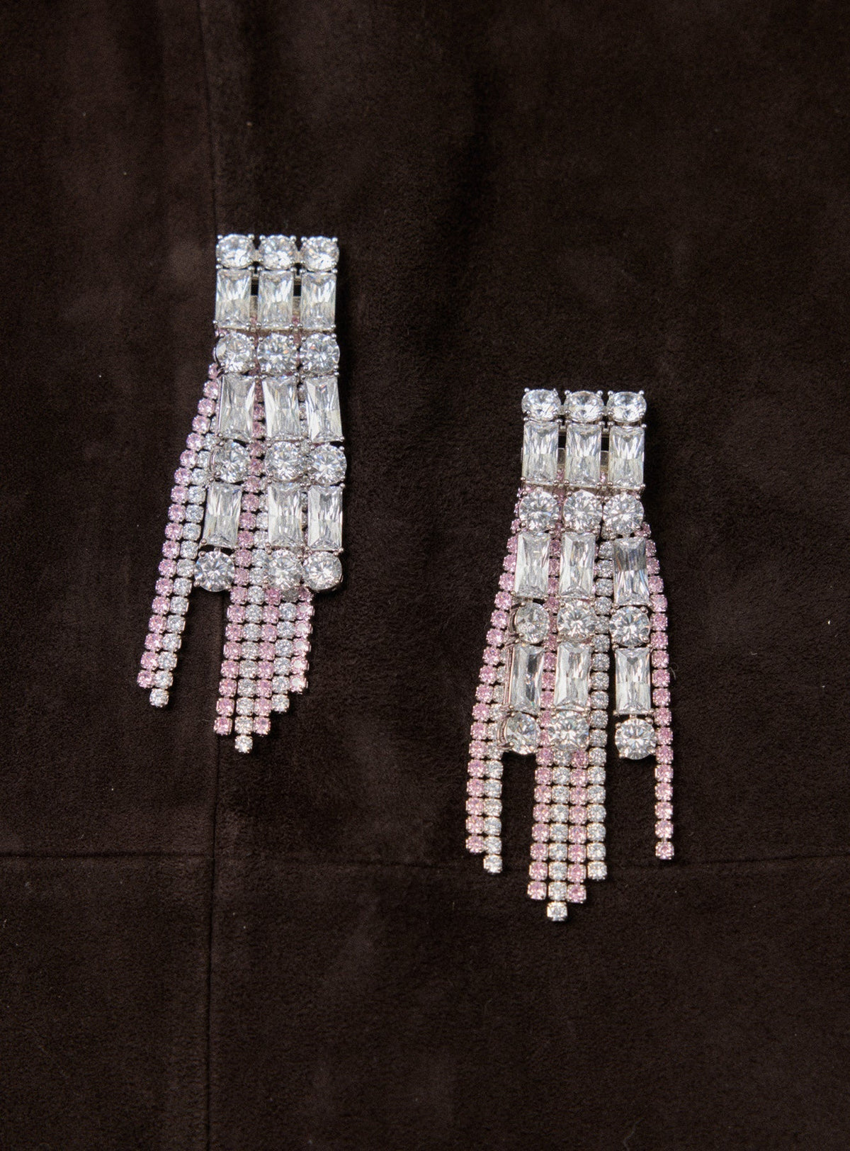 Pembe Kristal Damla Detaylı Sallantılı Küpe