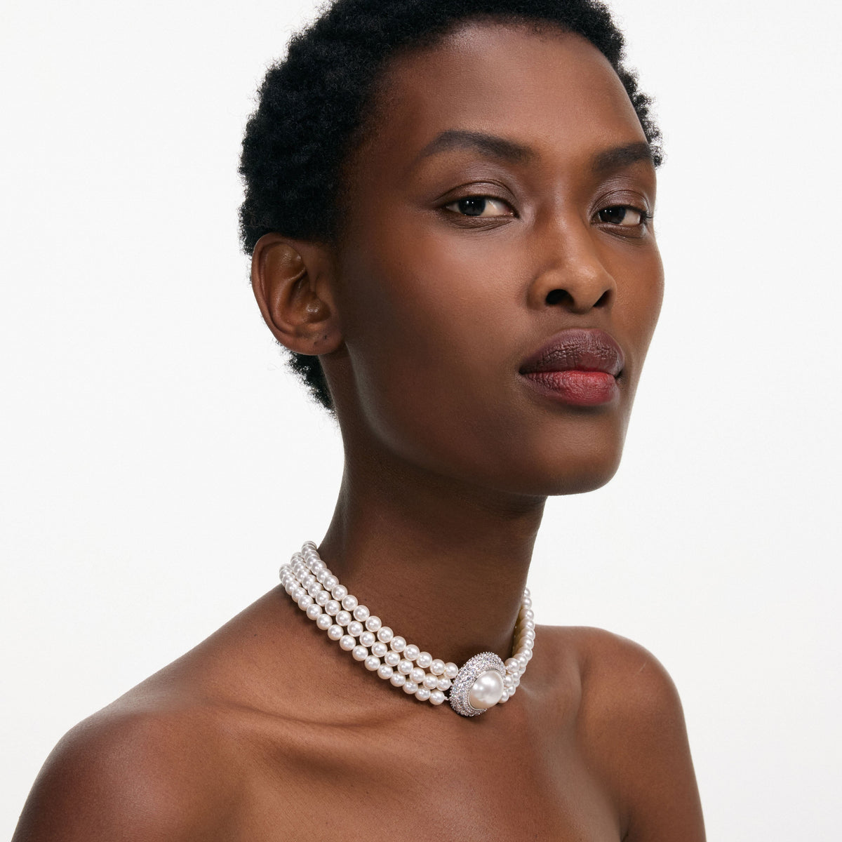 Gümüş İnci ve Kristal Detaylı Choker Kolye