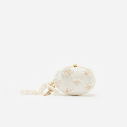 Krem Saten Çiçek ve Boncuk Detaylı Oval Clutch Çanta