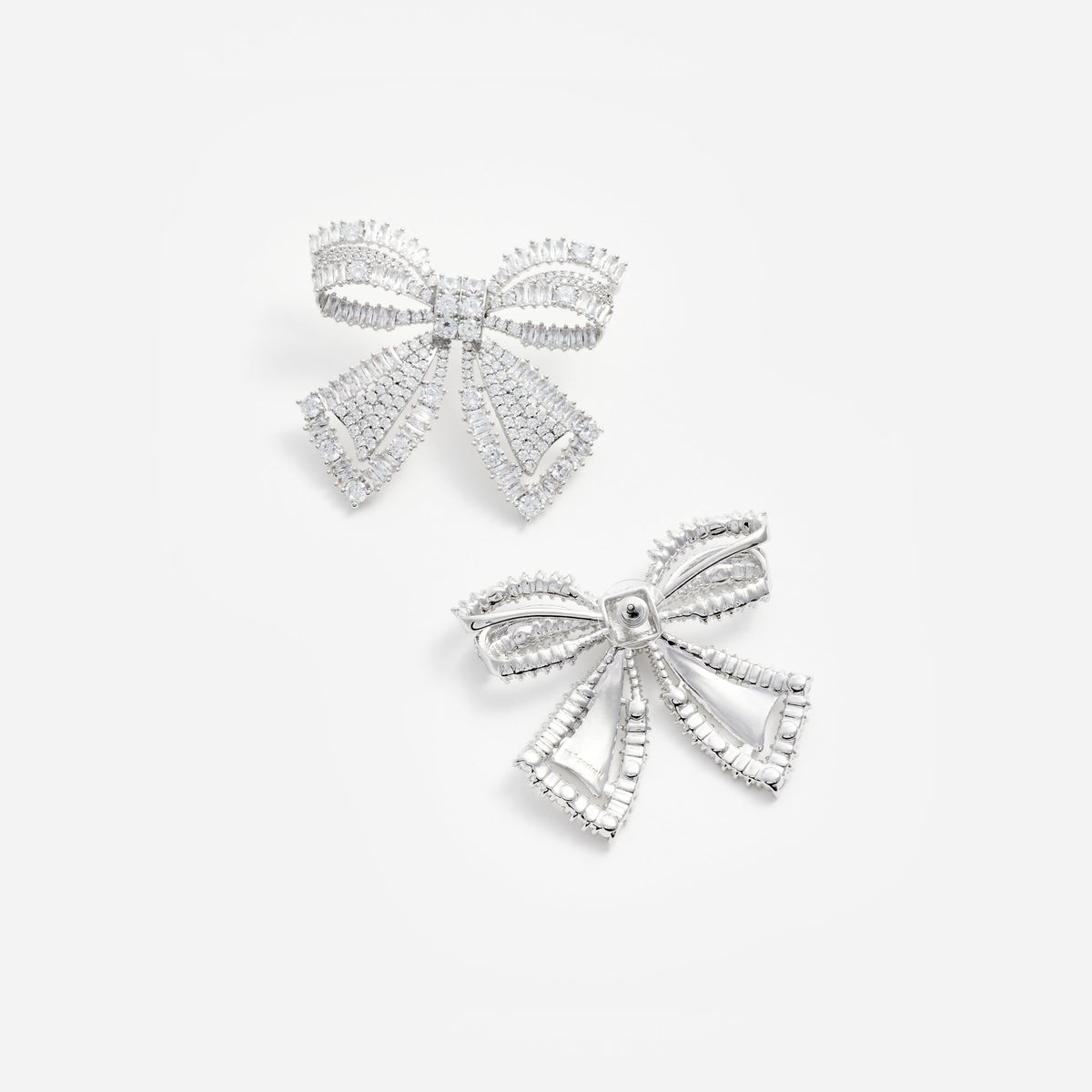 Gümüş Kristal Fiyonk Detaylı Küpe