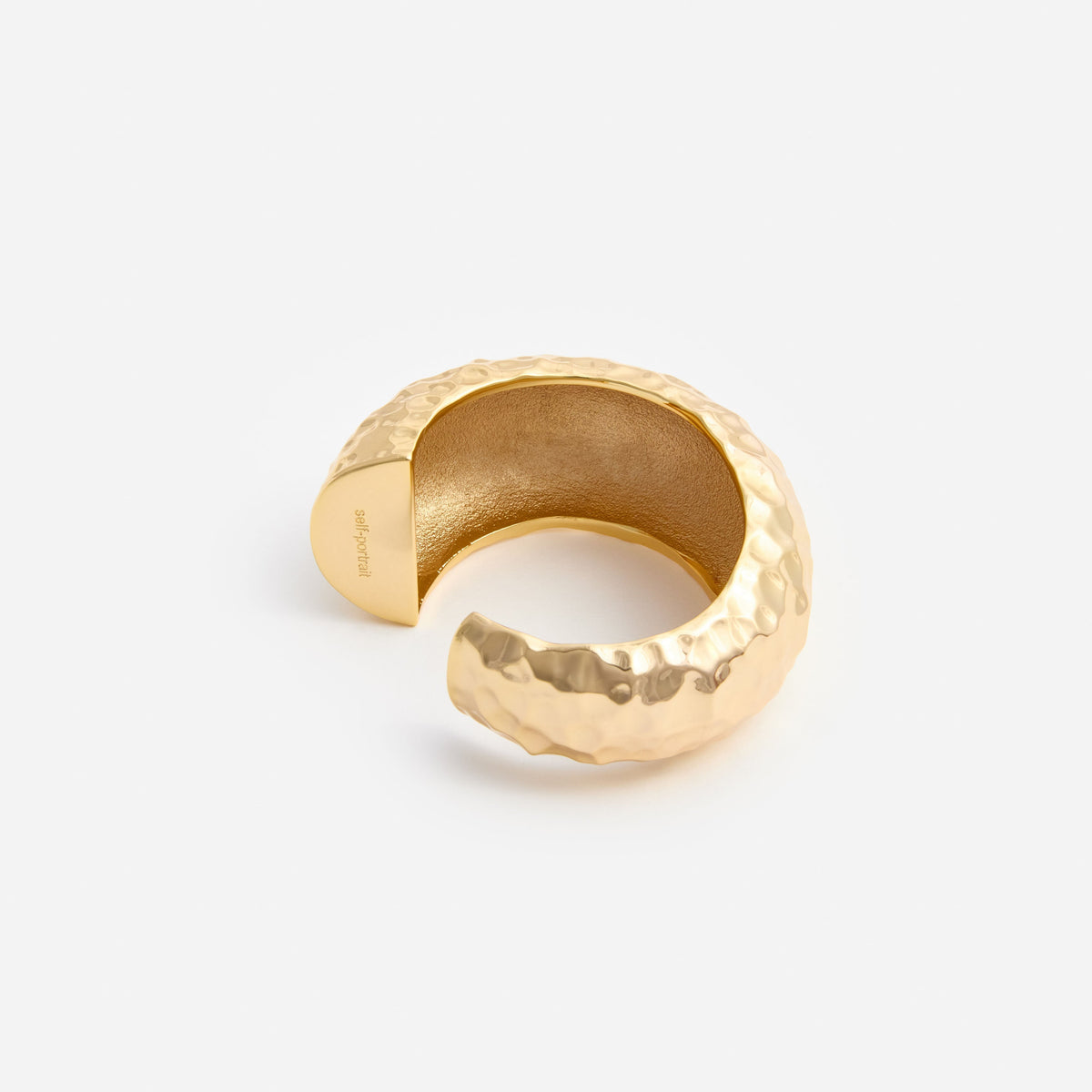 Altın Dövme Detaylı Cuff Bilezik