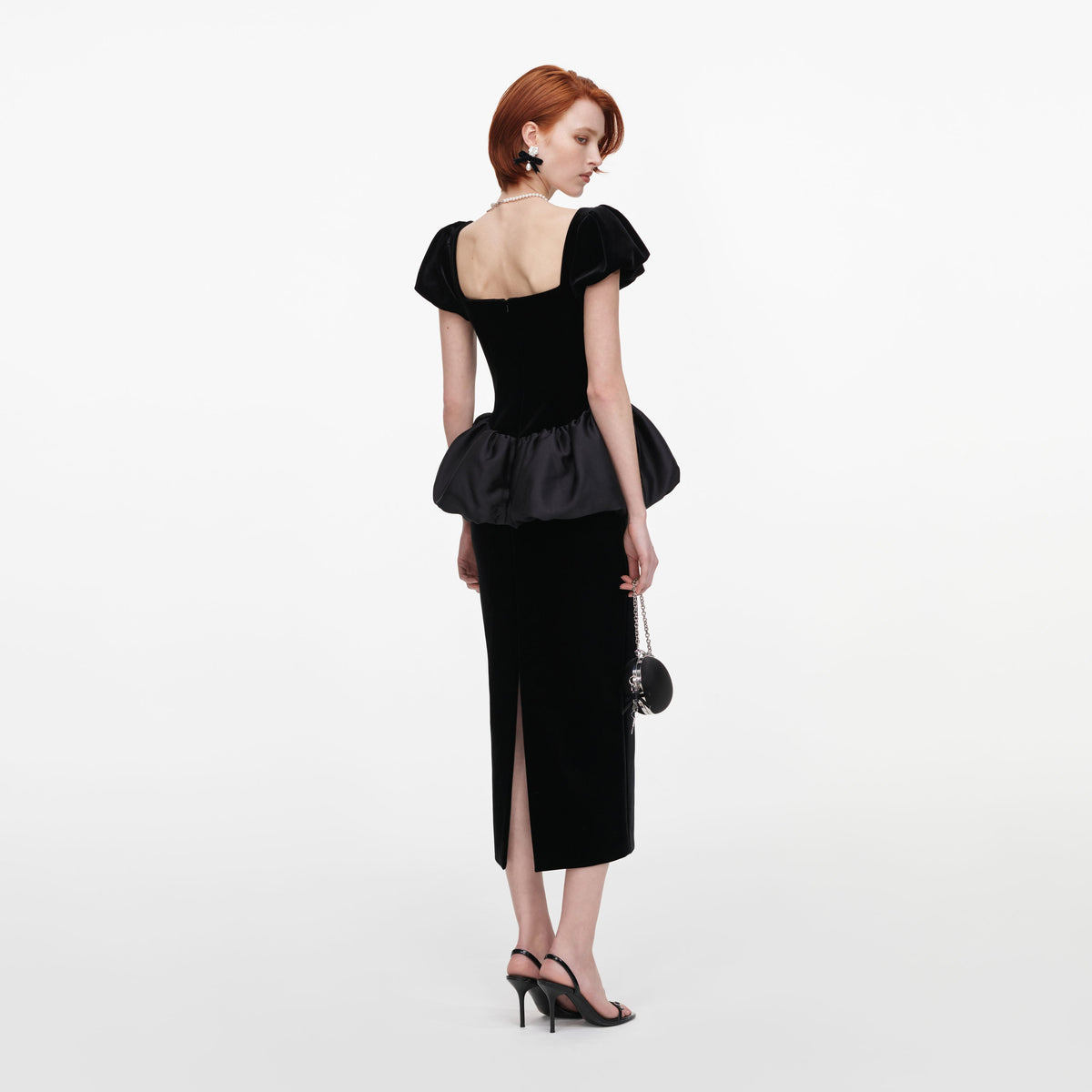 Siyah Kadife Balon Peplum Detaylı Midi Elbise