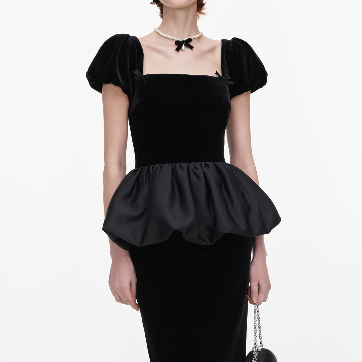 Siyah Kadife Balon Peplum Detaylı Midi Elbise