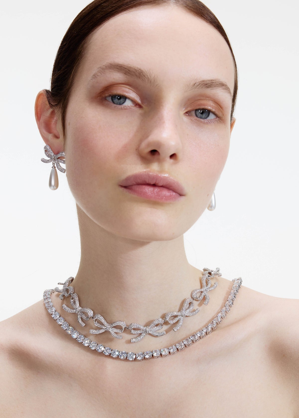 Gümüş Kristal Fiyonk Choker Kolye