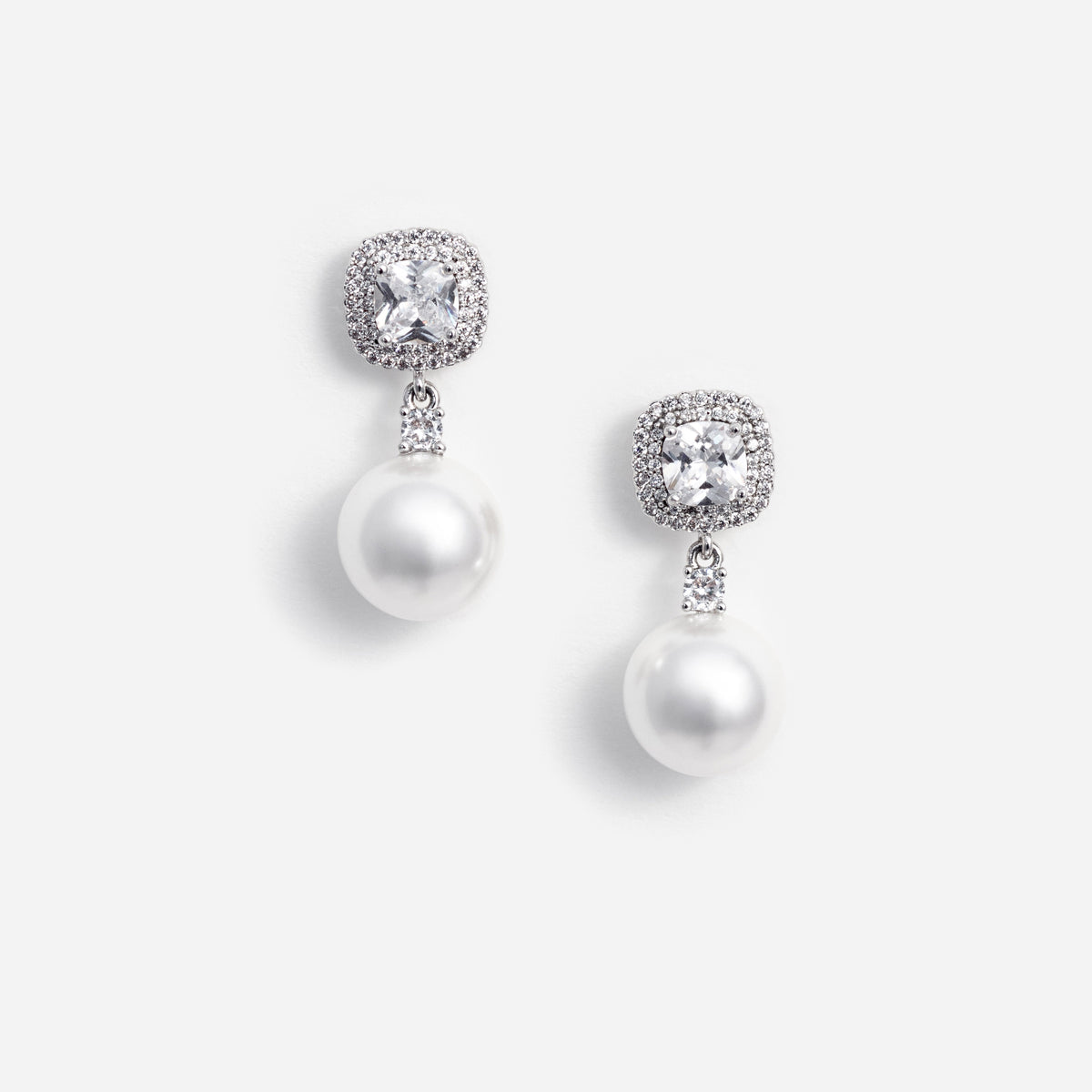 Gümüş İnci ve Kristal Detaylı Küpe