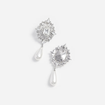 Gümüş Kristal ve İnci Detaylı Sallantılı Küpe