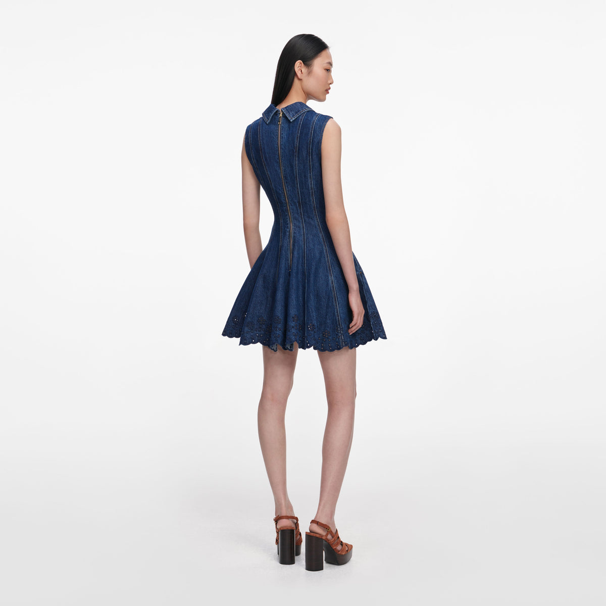 Mavi Denim ve Broderi Detaylı Mini Elbise