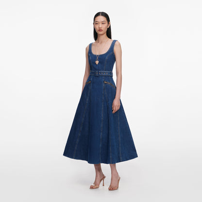 Mavi Kemer Detaylı Geniş Etekli Denim Midi Elbise